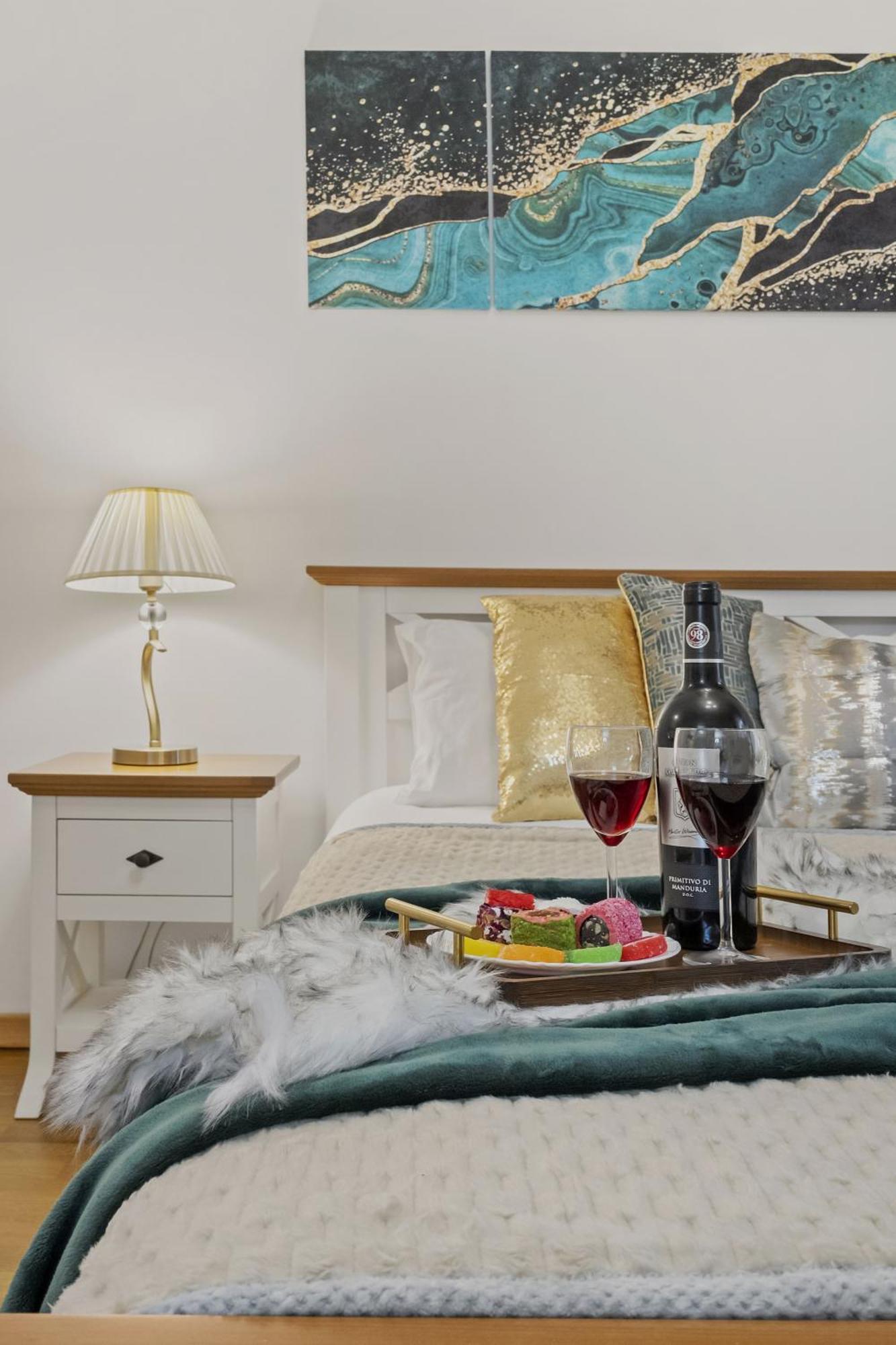 Sweet Luxury Three Rooms Apartment City Center Universitate ブカレスト エクステリア 写真