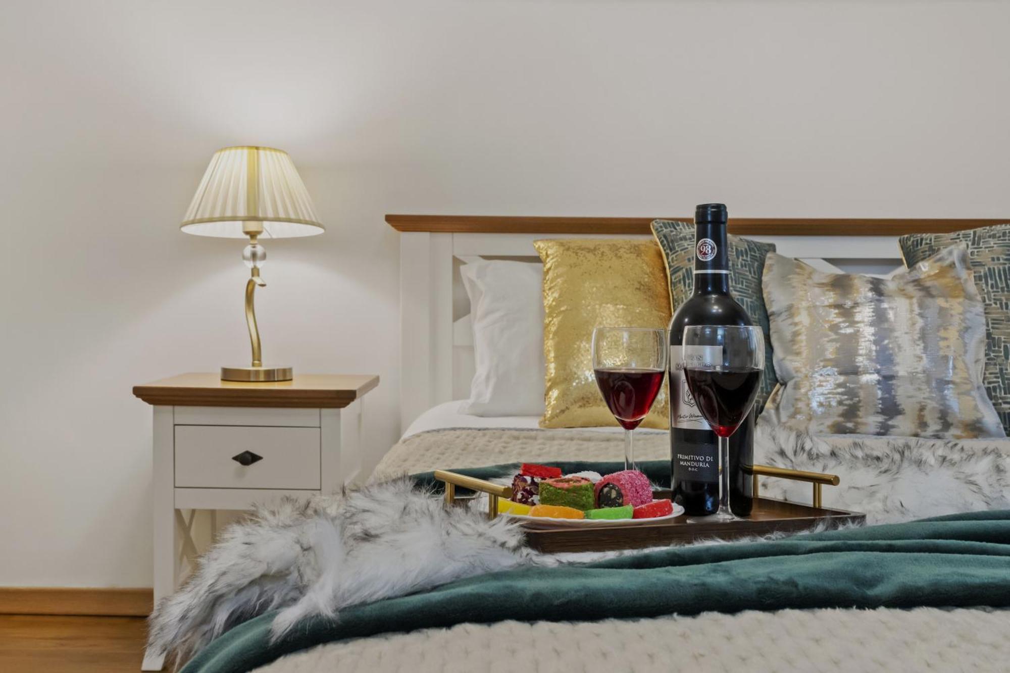 Sweet Luxury Three Rooms Apartment City Center Universitate ブカレスト エクステリア 写真