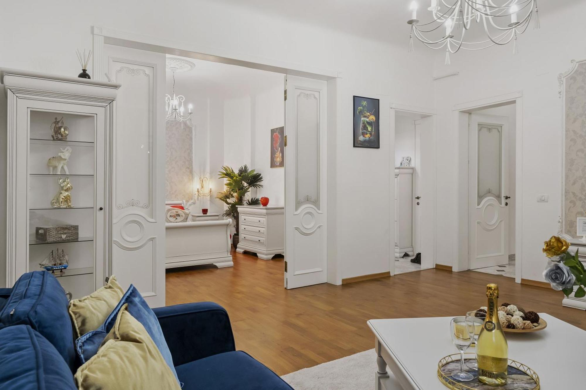 Sweet Luxury Three Rooms Apartment City Center Universitate ブカレスト エクステリア 写真